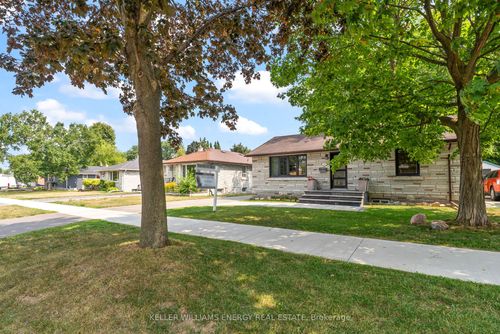 28 Admiral Rd, Ajax, ON, L1S2N9 | Card Image