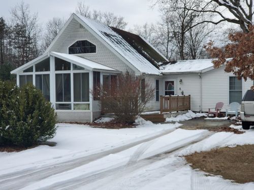 1031 York Dr, Lake Isabella, MI, 48893-9359 | Card Image