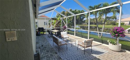 833 Vista Meadows Dr, Weston, FL, 33327-1834 | Card Image