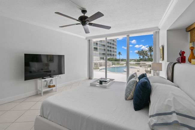 APT-112 - 2780 S Ocean Blvd, Condo with 2 bedrooms, 2 bathrooms and null parking in Palm Beach FL | Image 13