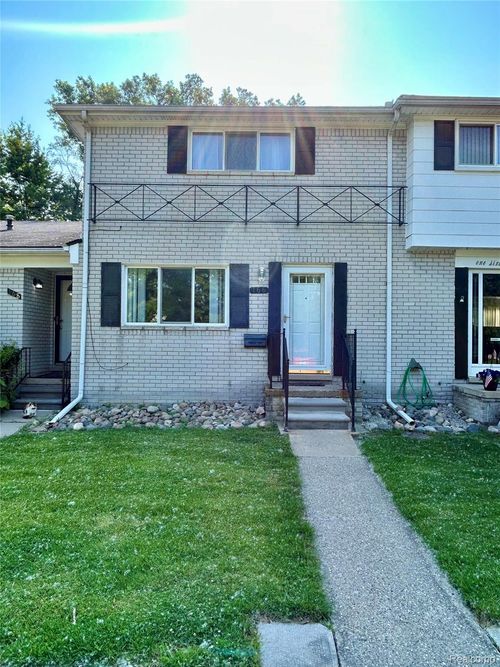 166 N Christine Cir, Mount Clemens, MI, 48043-1509 | Card Image