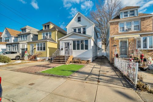 8913 247th St, Bellerose, NY, 11426-1520 | Card Image