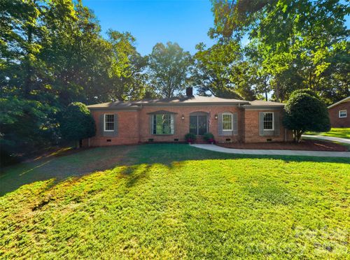 1240 10th Street Ln Nw, Hickory, NC, 28601-2366 | Card Image
