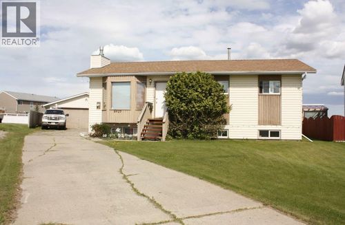 8927 83a St, Fort St. John, BC, V1J6M1 | Card Image