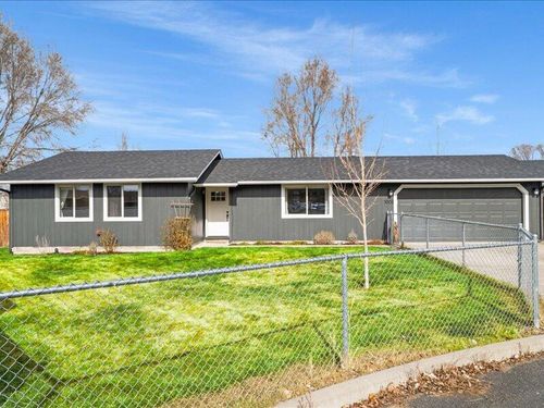1003 Se Algonquian Loop, Prineville, OR, 97754-2732 | Card Image