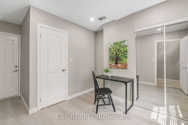 12 Oxfordshire Lane, Condo with 3 bedrooms, 4 bathrooms and 1 parking in Kitchener ON | Image 5