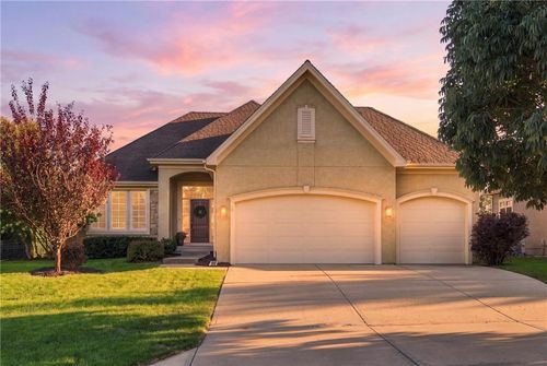 24111 W 121st St, Olathe, KS, 66061-6201 | Card Image