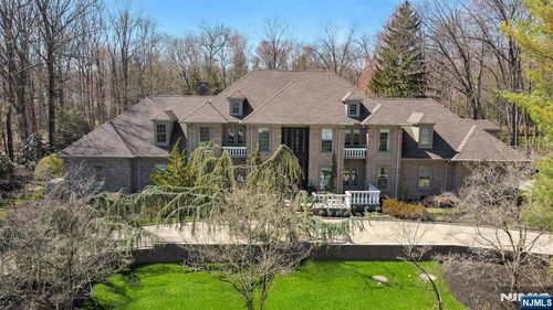 31 Burning Hollow Rd, Saddle River, NJ, 07458-2940 | Card Image