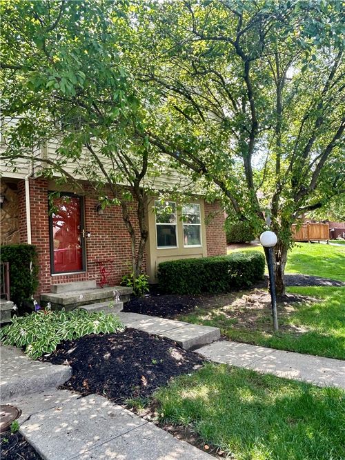 49 Kimwood Dr, Englewood, OH, 45322-2730 | Card Image