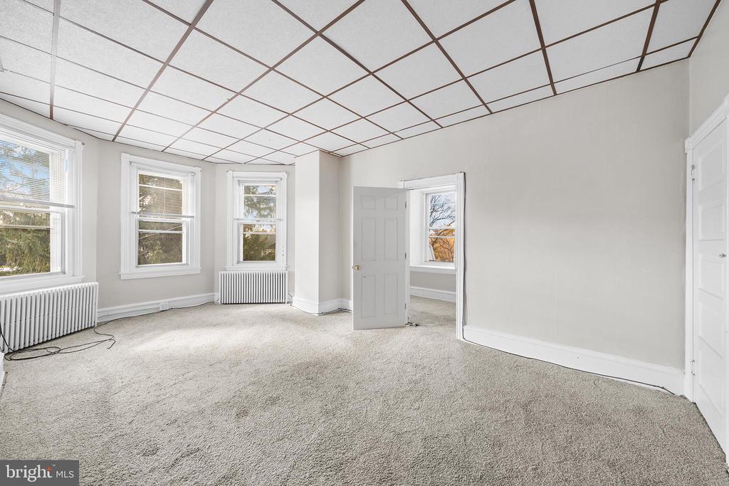 Residential Income in ELKINS PARK 5