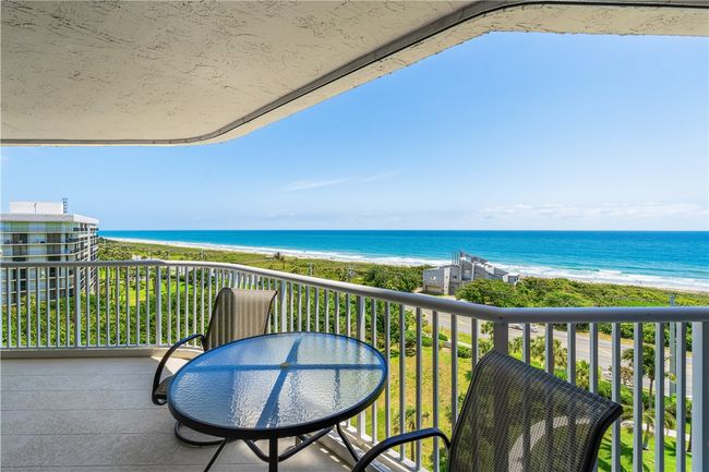 APT-9-5 - 5051 N Highway A1a, House attached with 2 bedrooms, 2 bathrooms and null parking in Hutchinson Island FL | Image 13