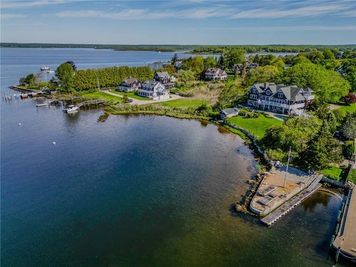 14 Pawcatuck Ave, Westerly, RI, 02891-5722 | Card Image
