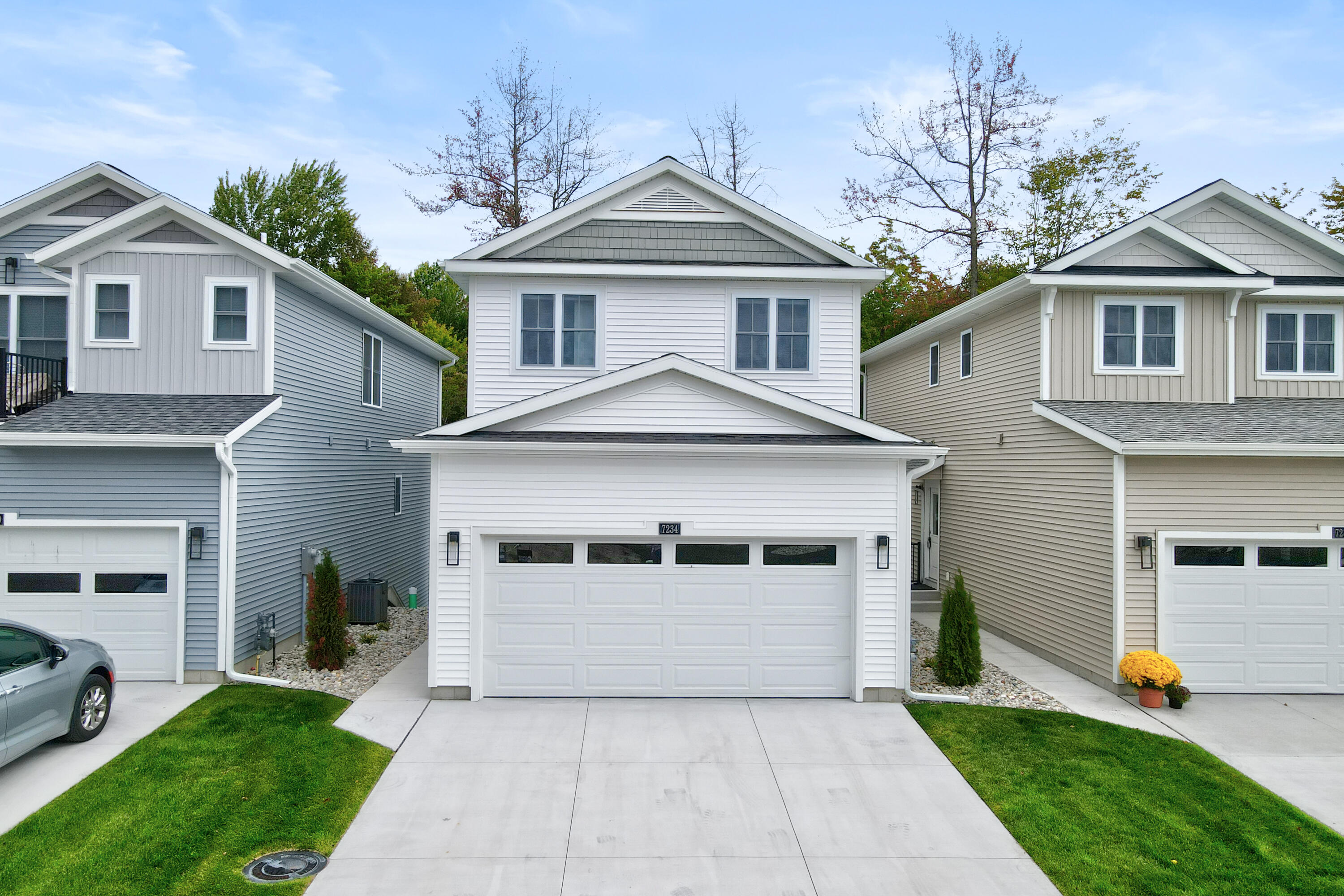 Atwater Dr, Norton Shores, MI 49456
