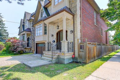 297 Churchill Ave, House other with 4 bedrooms, 6 bathrooms and 6 parking in North York ON | Image 2