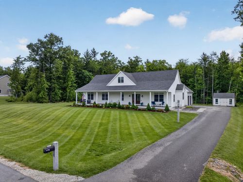 21 Walnut Hill Dr, Hooksett, NH, 03106-2440 | Card Image