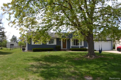 5448 Fairview Dr, Grand Blanc, MI, 48439-5150 | Card Image