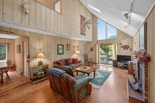 7 Mill Rd, West Dover, VT, 05356-8829 | Card Image