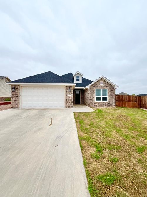3914 Ruth Ln, San Angelo, TX, 76904-8121 | Card Image
