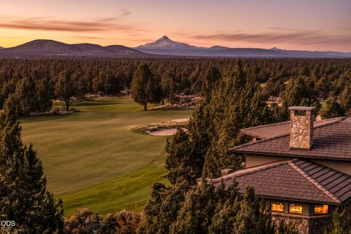 22887 Ghost Tree Ln, Bend, OR, 97701-7416 | Card Image