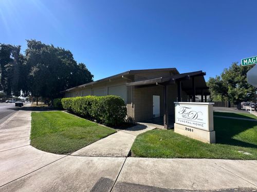 2561 5th St, Ceres, CA, 95307-3313 | Card Image
