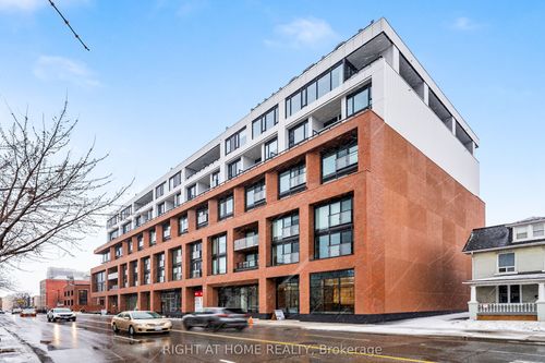 520-2720 Dundas St W, Toronto, ON, M6P0C3 | Card Image