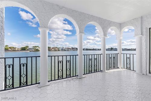 2000-4000 Gulf Shore Blvd N, NAPLES, FL, 34103-2286 | Card Image