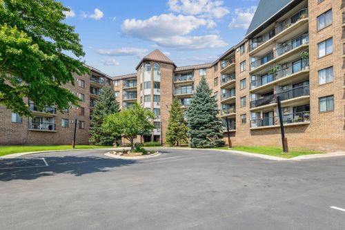 apt-305-2601 Kenzie Ter, Saint Anthony, MN, 55418-4237 | Card Image