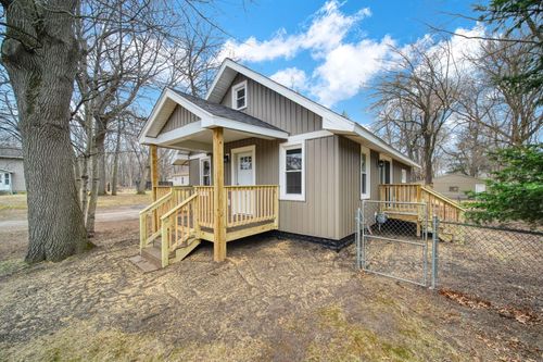 3227 Matthews St, Jackson, MI, 49203-2232 | Card Image