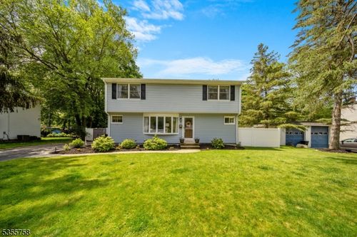 9 Wellesley Dr, Oakland, NJ, 07436-3416 | Card Image