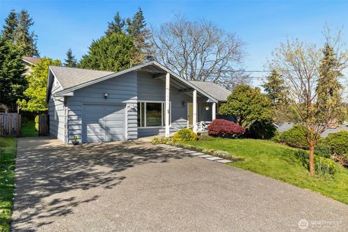 2532 Ne 108th Place, Seattle, WA, 98125 | Card Image
