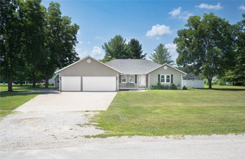 10337 E Kingwood Dr, Effingham, IL, 62401-4338 | Card Image