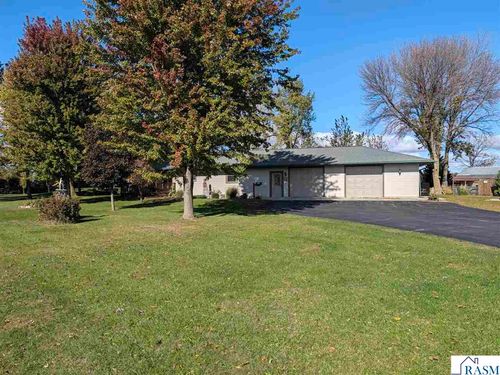 55296 State Highway 19, Winthrop, MN, 55396-2430 | Card Image