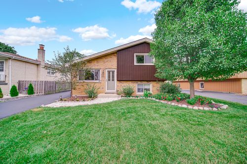 557 W Crockett Ave, Elmhurst, IL, 60126-1810 | Card Image