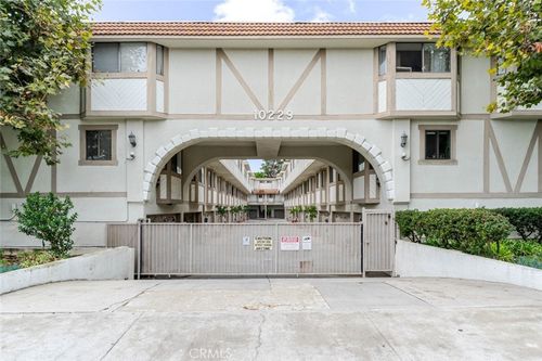 22-10229 Variel Ave, Chatsworth, CA, 91311 | Card Image