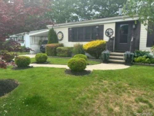 383-1661 Old Country Rd, Riverhead, NY, 11901-4415 | Card Image