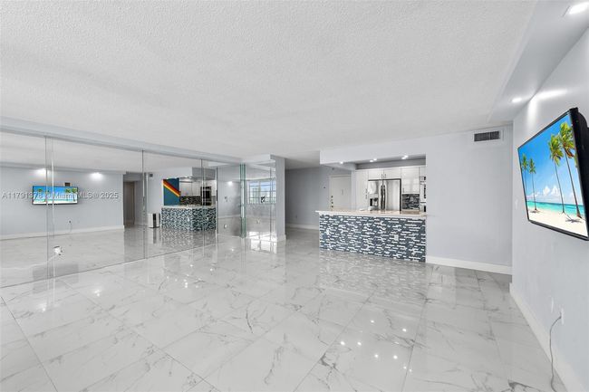 APT-2106 - 2780 183 Rd St, Condo with 2 bedrooms, 2 bathrooms and null parking in Aventura FL | Image 4