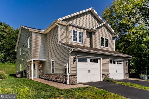104 Dennis Dr, ENOLA, PA, 17025-2555 | Card Image