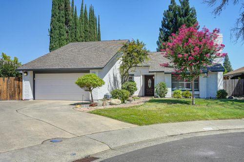 11111 Oberun River Ct, Rancho Cordova, CA, 95670-2949 | Card Image
