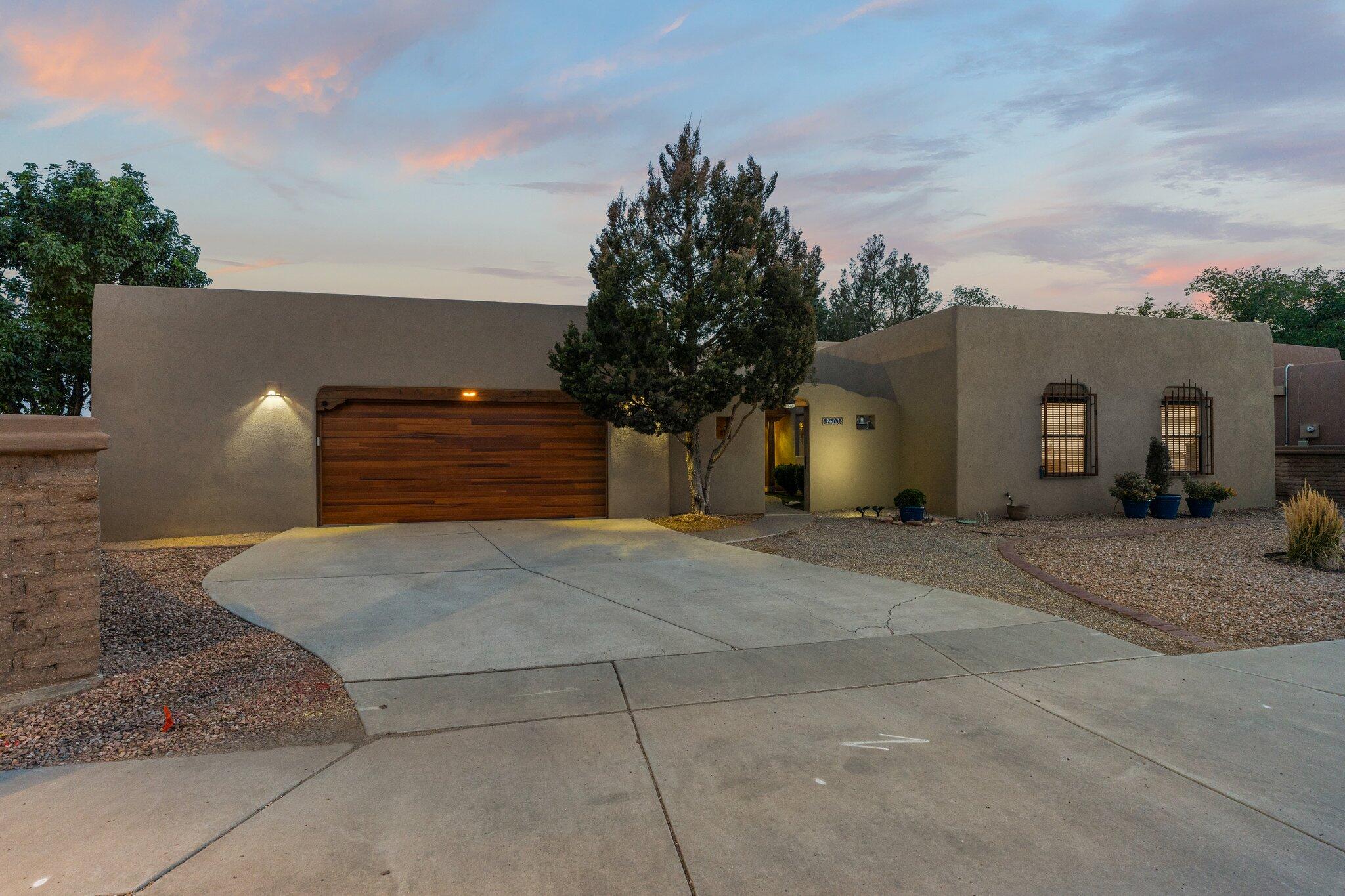 Kestrel Ct, Albuquerque, NM 87107