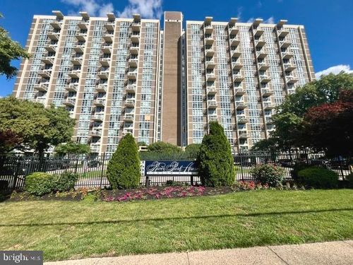 303-3600 Conshohocken Ave, PHILADELPHIA, PA, 19131-5305 | Card Image