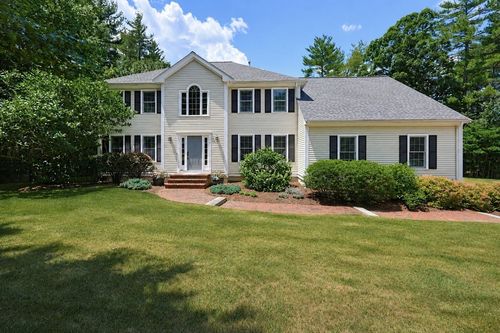 15 Applewood Rd, Norfolk, MA, 02056-1174 | Card Image