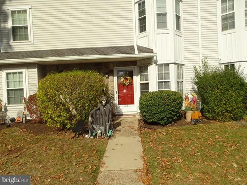 109 Hopkins Ct, HOLLAND, PA, 18966-5100 | Card Image