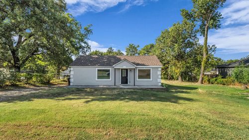 2726 W Washington St, Denison, TX, 75020-1444 | Card Image