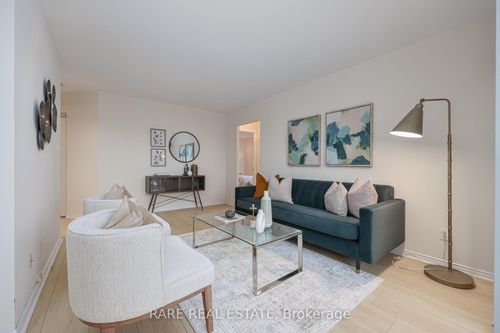 812-135 Hillcrest Ave, Mississauga, ON, L5B4B1 | Card Image