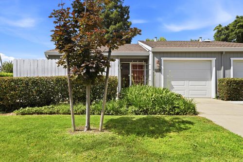 430 Rio Del Oro Ln, Sacramento, CA, 95825-6315 | Card Image