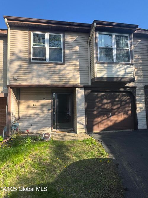 20 Kensington Sq, Cohoes, NY, 12047-2113 | Card Image