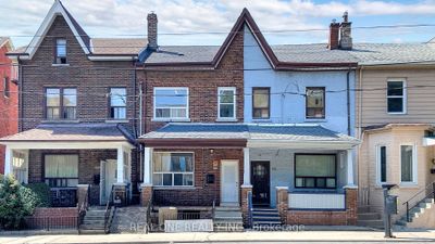 250 Bathurst St, Home with 6 bedrooms, 6 bathrooms and 1 parking in Toronto ON | Image 1