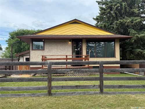 1726 15th St W, Prince Albert, SK, S6V3T5 | Card Image