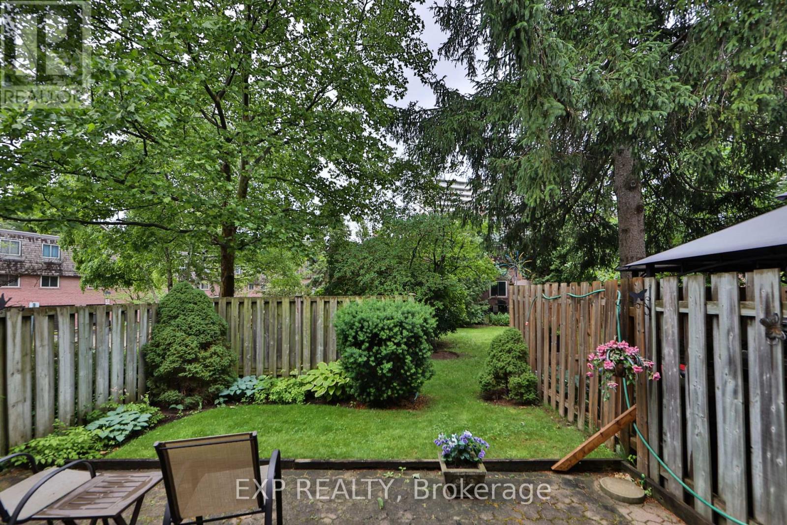 Residential in Mississauga (Cooksville) 3
