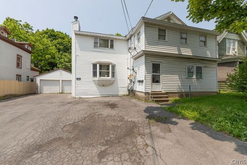 417 Kirkpatrick St, Syracuse, NY, 13208-2001 | Card Image